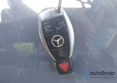 2010 Mercedes-Benz C 300 Sport z USA, uszkodzony, nr VIN WDDGF5EB7AR091873